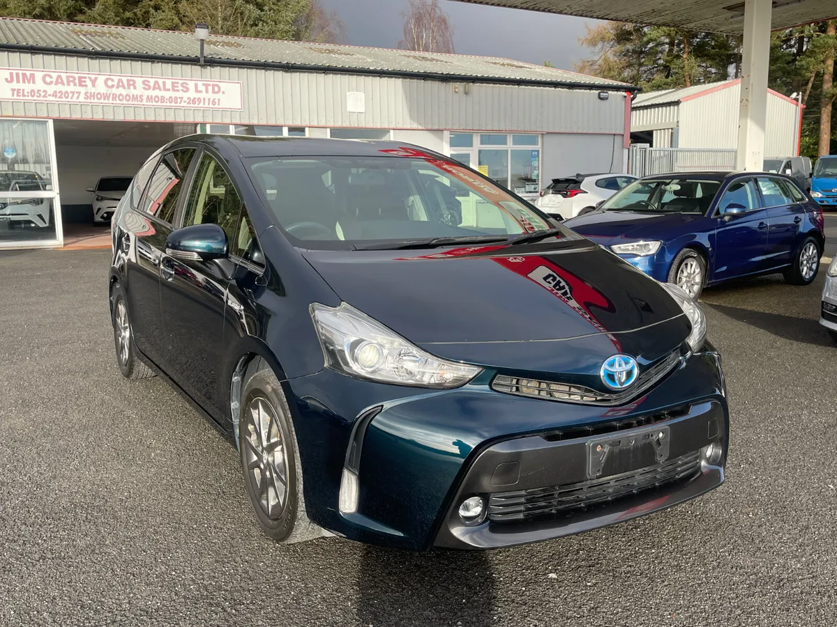 2016-2 Toyota Prius Alpha - Image 1