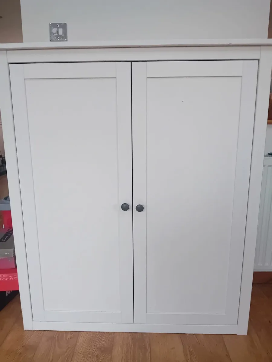 Storage cabinet - Image 1