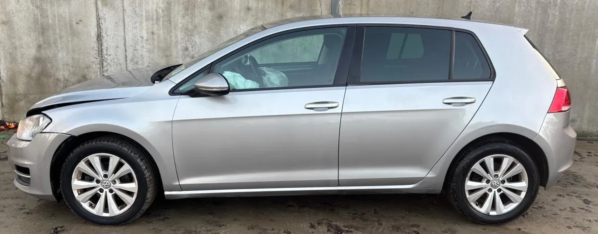 2017 VW Golf for parts - Image 4