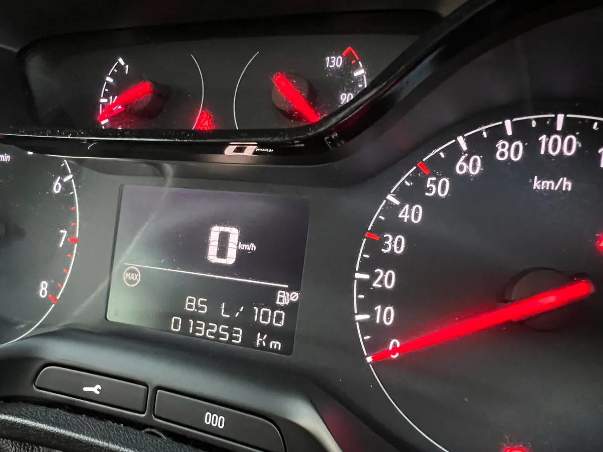 **Only 14,000 Kms** Best Value As New 2024 Opel Cr - Image 4