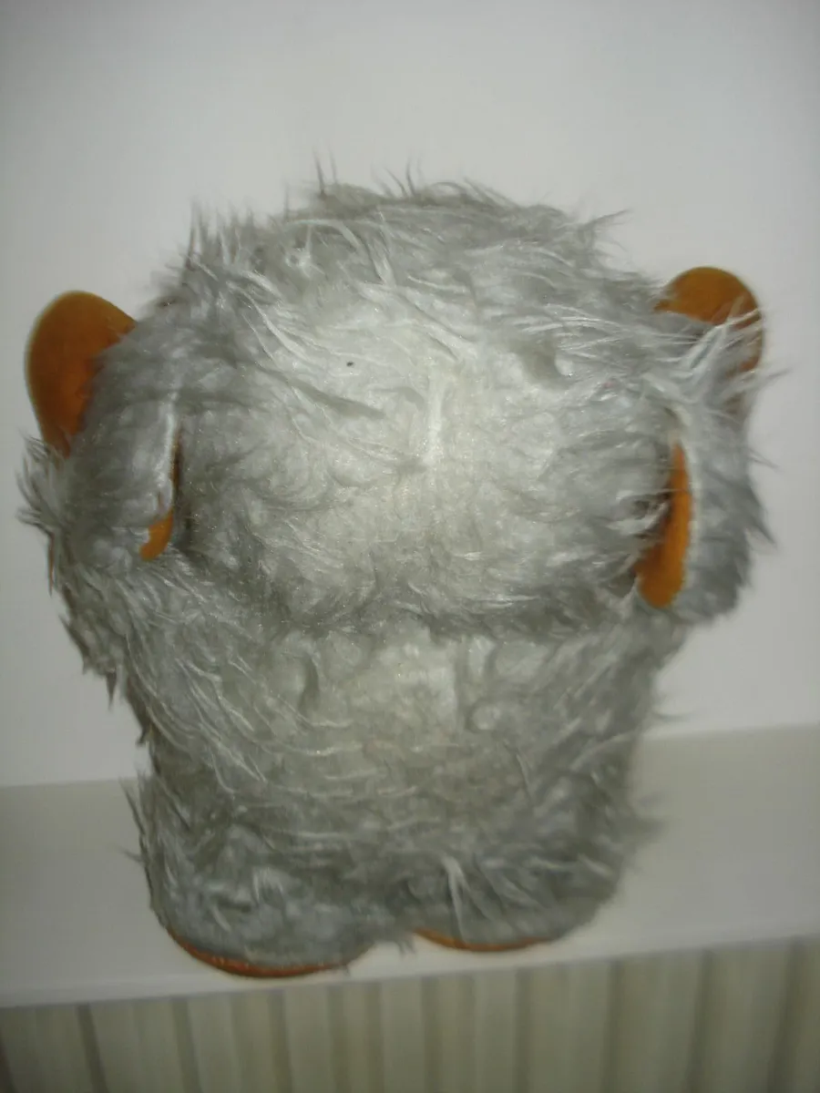 VINTAGE 1970s  TV WOMBLE CUDDLY TOY & 1991 ANNUAL. - Image 3