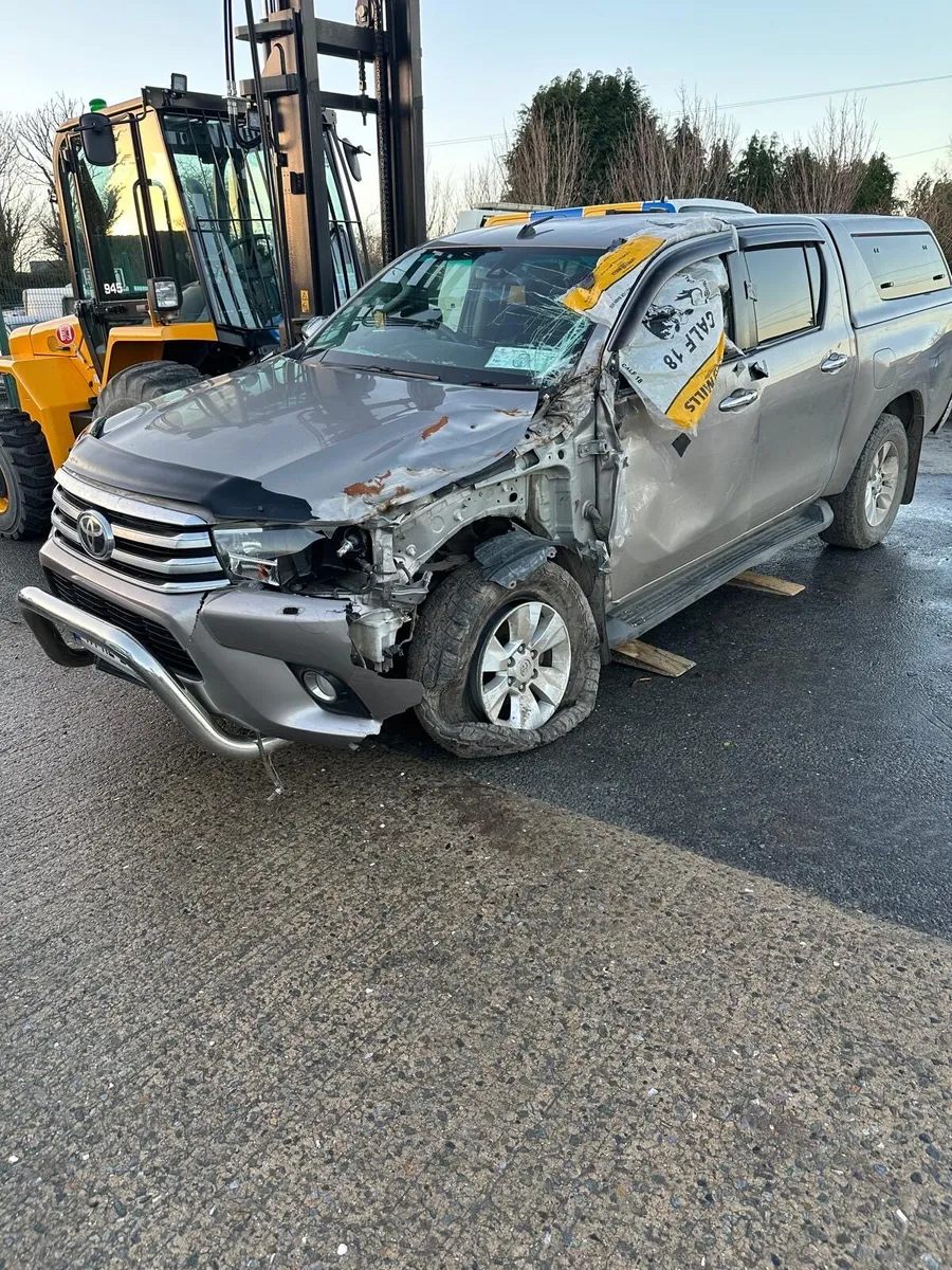 2017 Toyota Hilux - Image 1