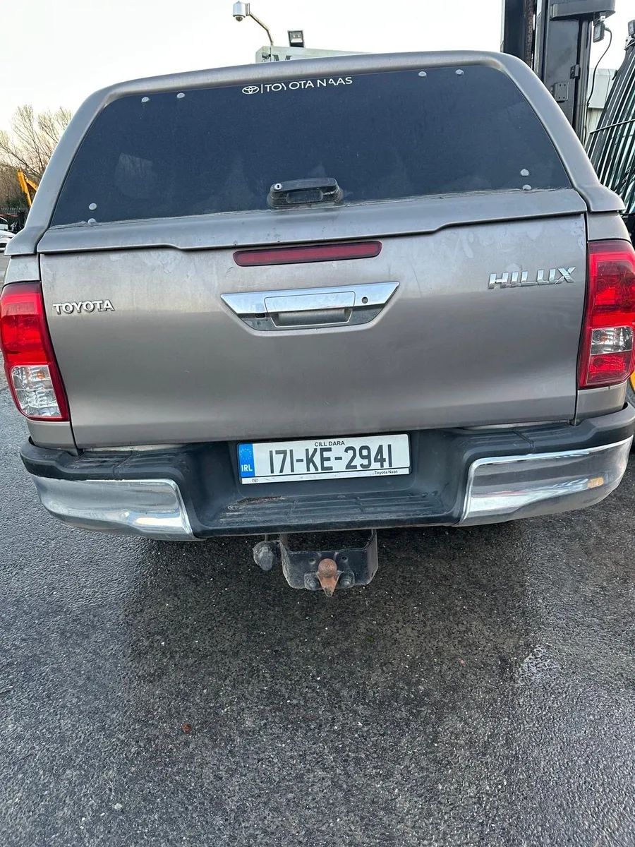 2017 Toyota Hilux - Image 3