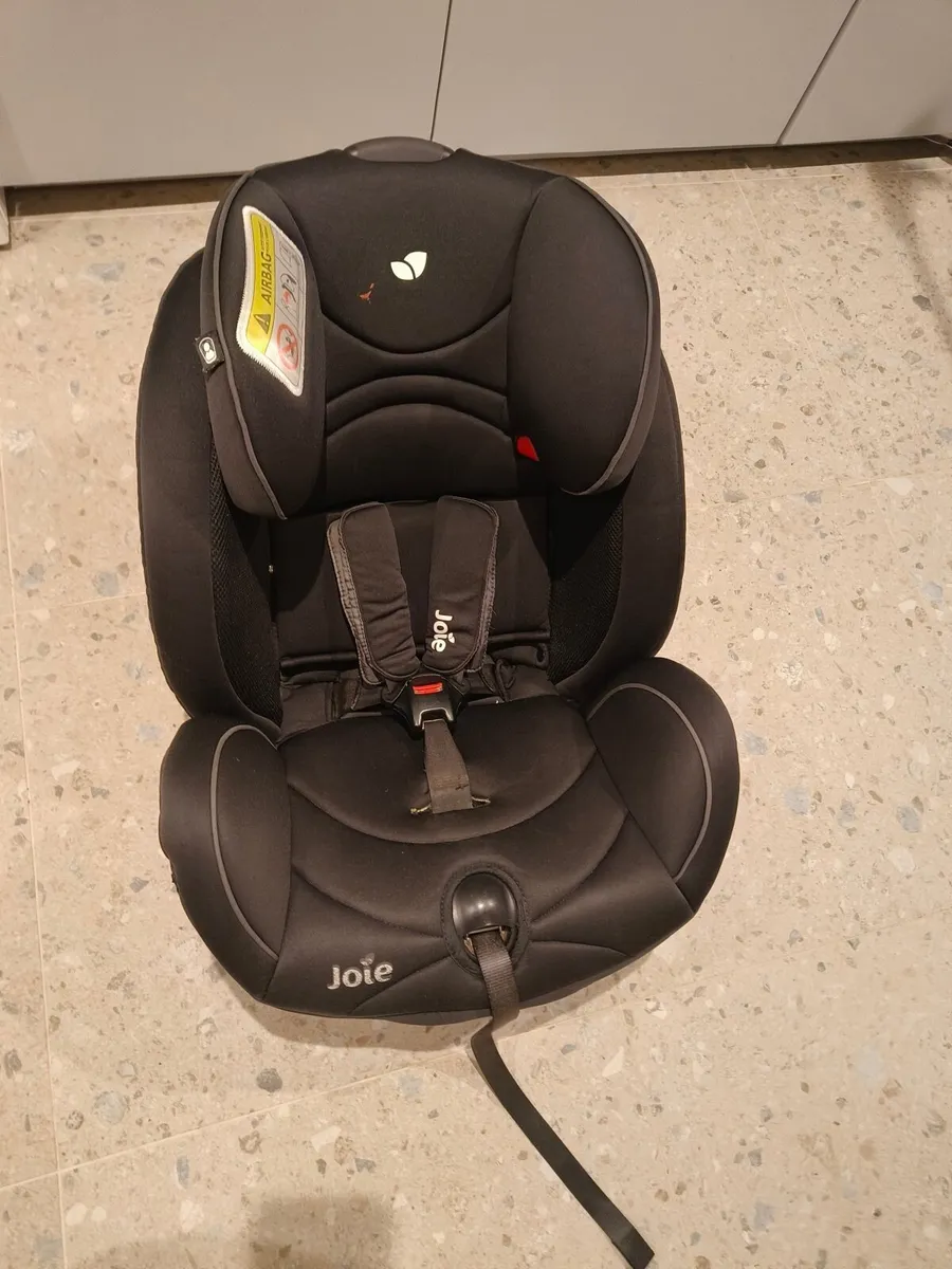 Joie Stages car seat - Image 1