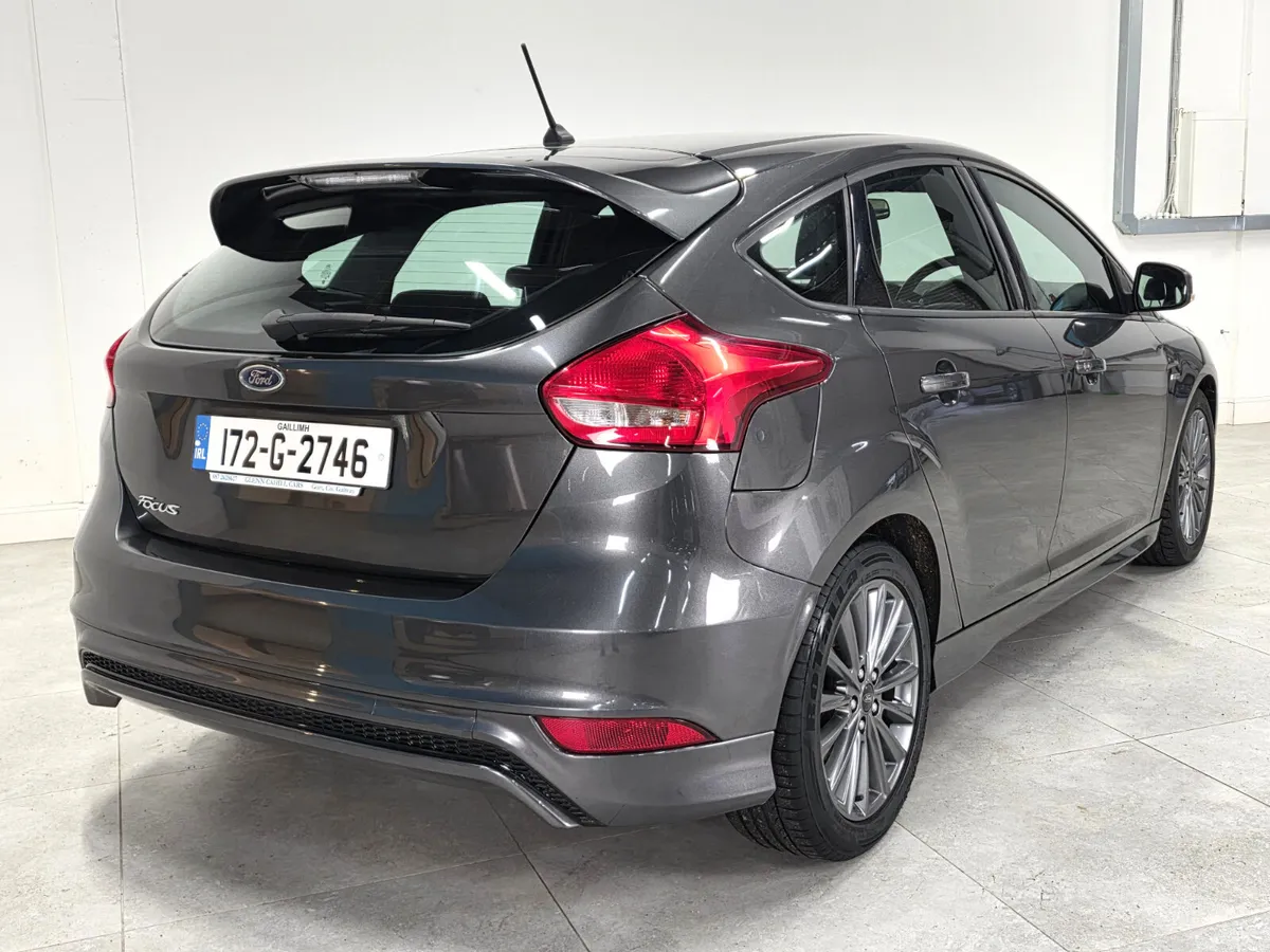 2017 Ford Focus 1.5 TDCi ST Line 120 - Sat Nav - Image 4
