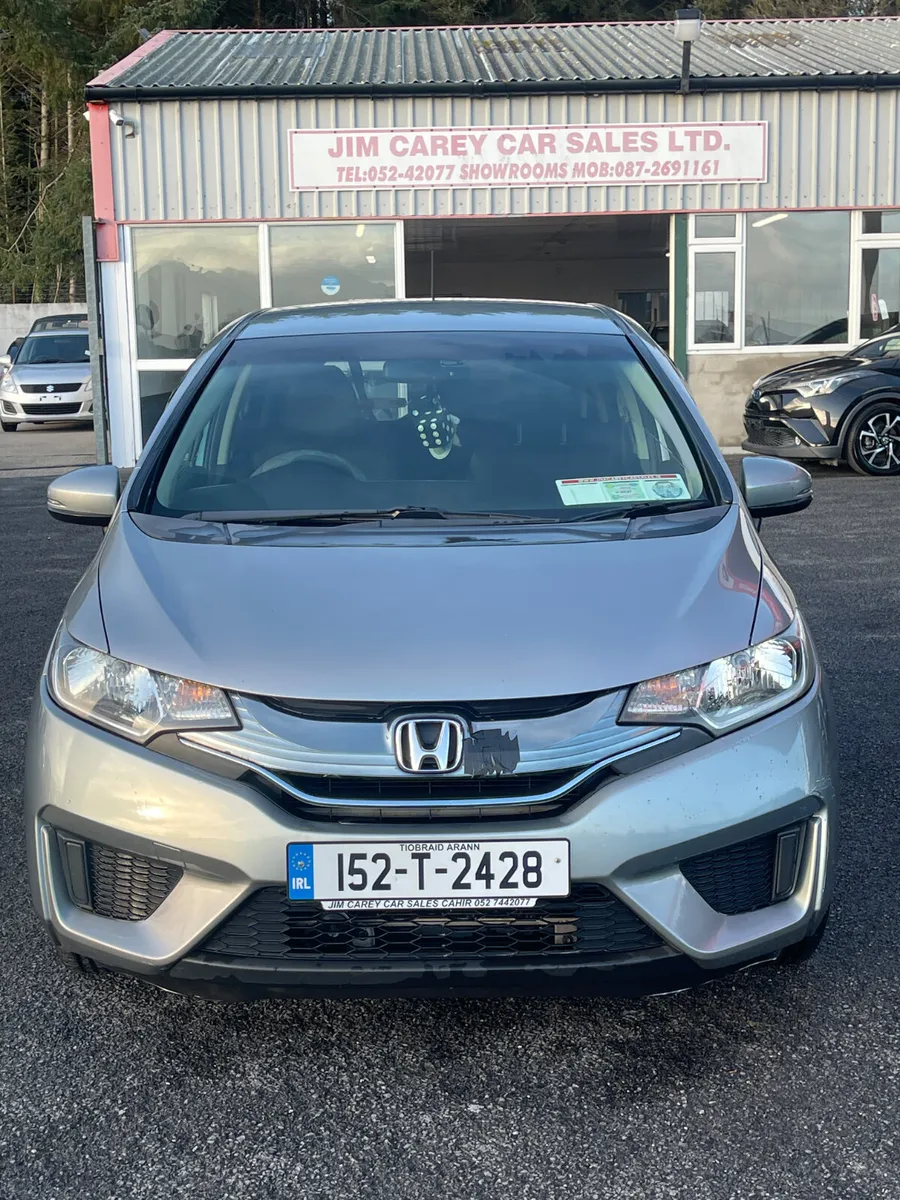 Honda Fit 2015 - Image 2
