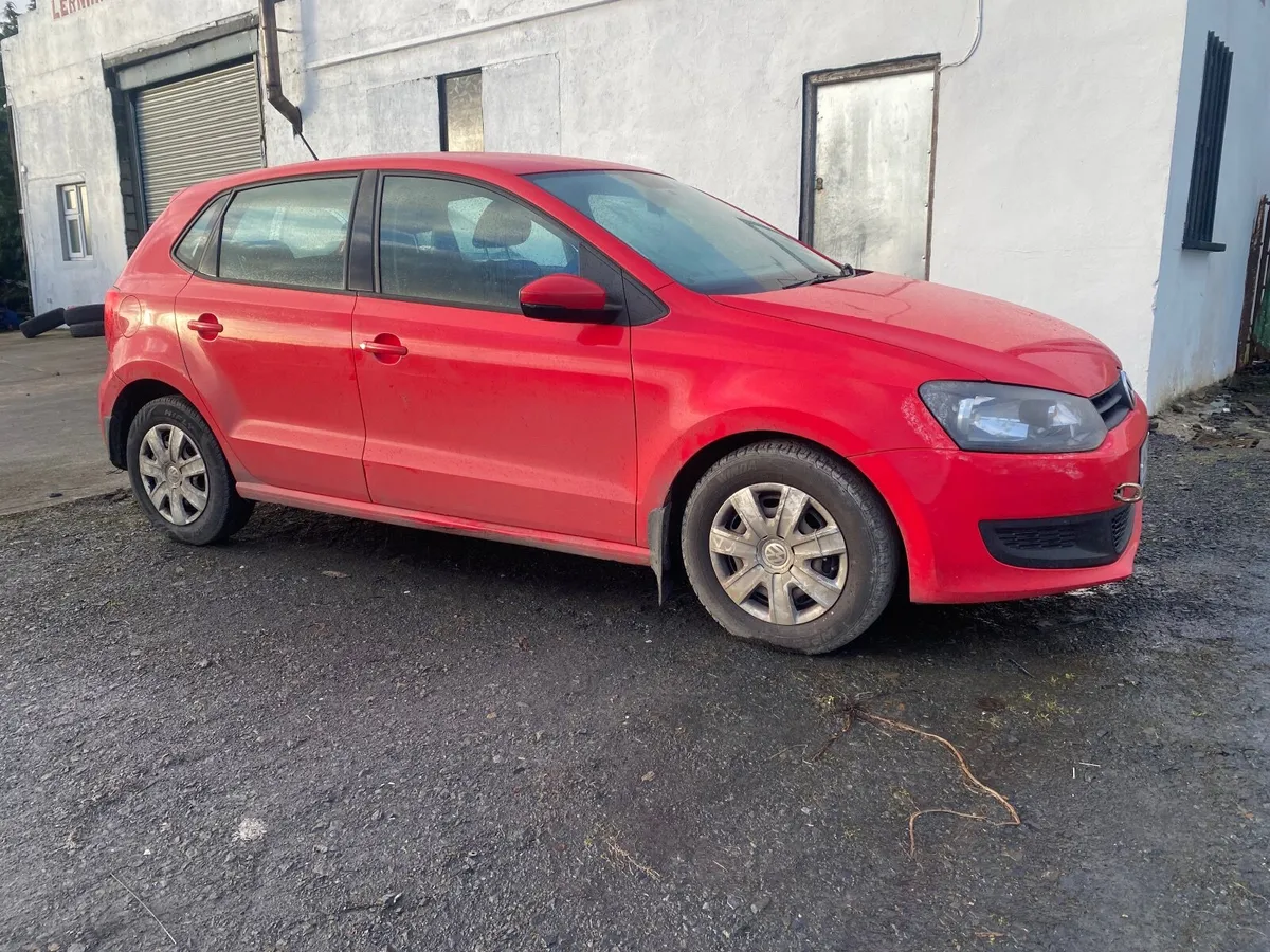 Volkswagen Polo 2011 - Image 2