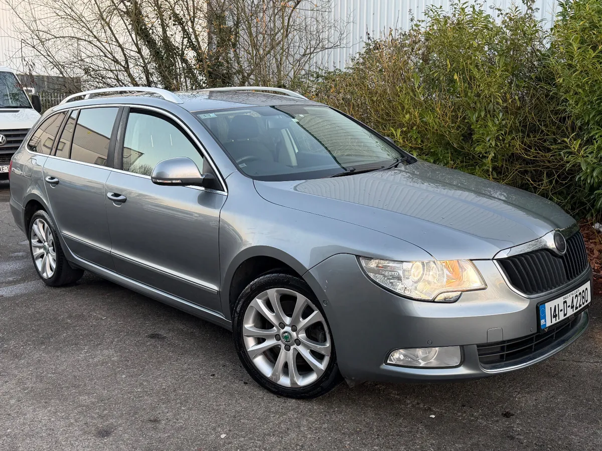 Skoda Superb DSG/LOW KM/AUTO - Image 1