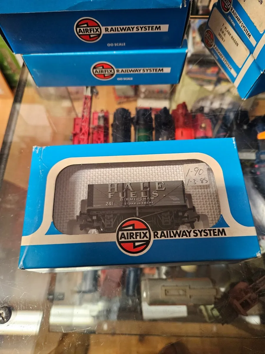 Hornby Airfix OO Gauge Wagon