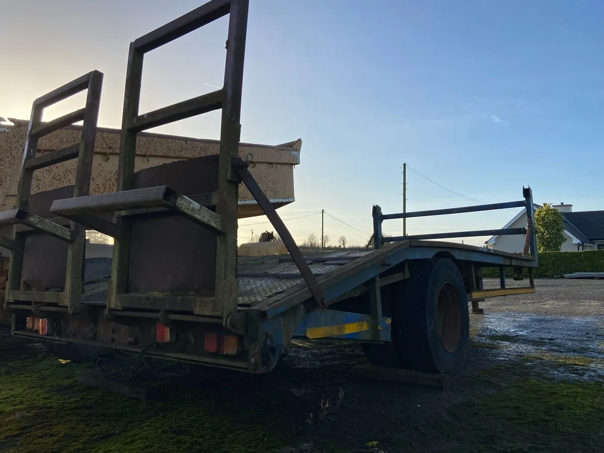 Low loader - Image 1