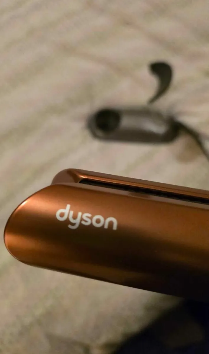 Dyson corrale hair straightener - Image 1