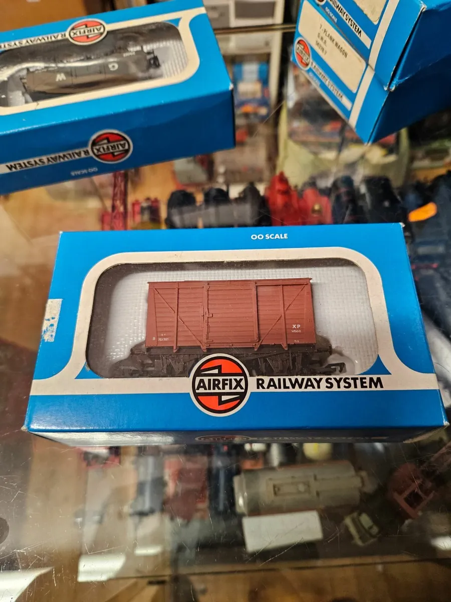 Hornby Airfix OO Gauge Wagon