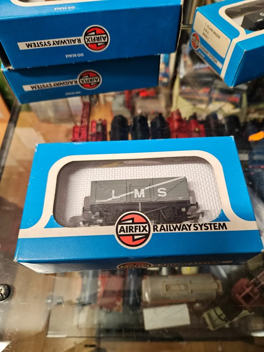 Hornby Airfix OO Gauge Wagon