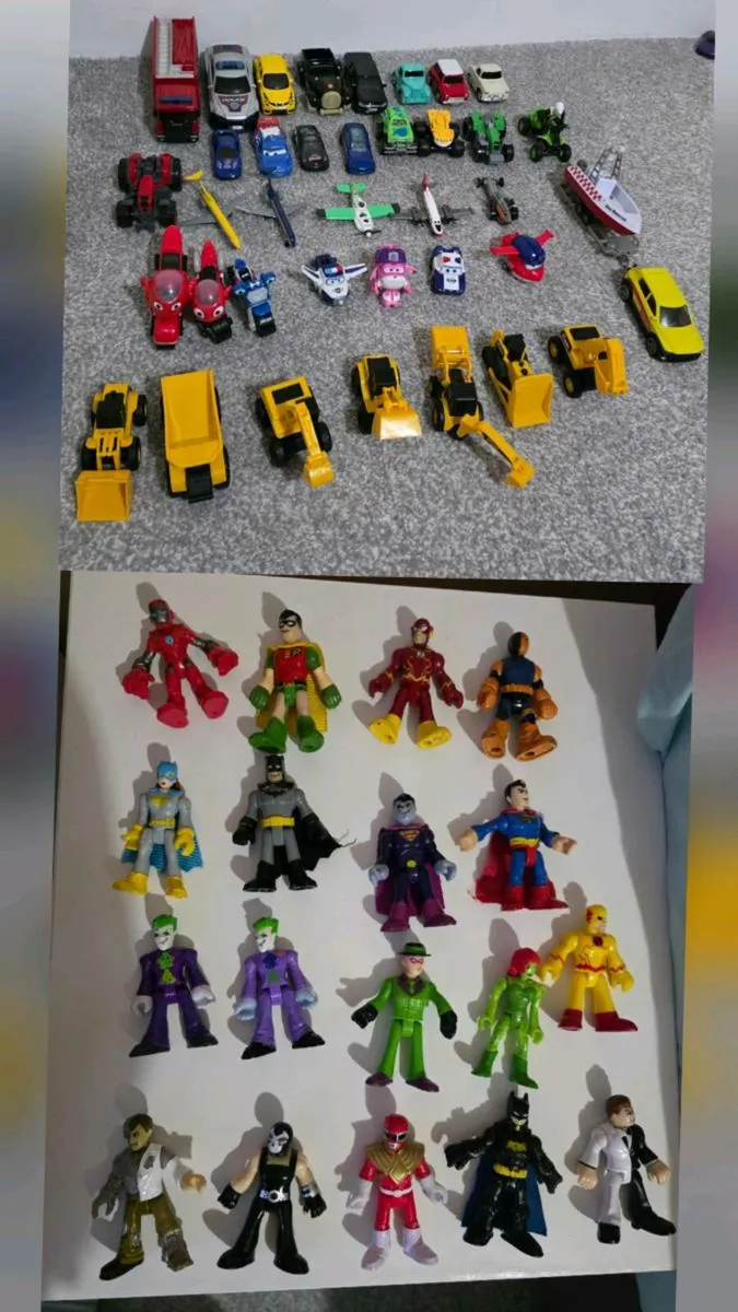 Action figures & cars - Image 1