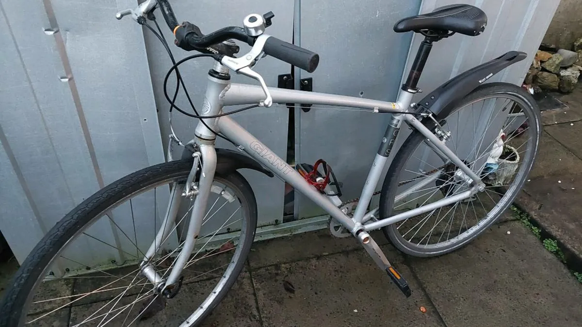 Giant CRS City Bike - Image 1