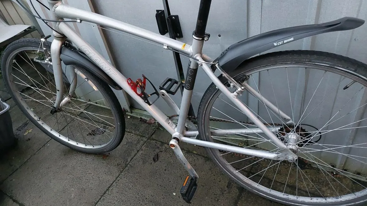 Giant CRS City Bike - Image 3