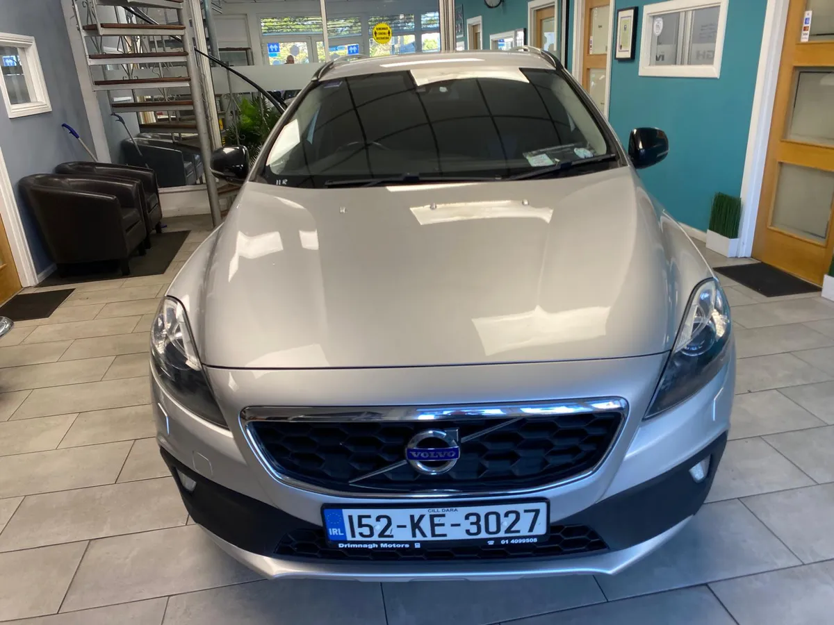 Volvo V40 Cross Diesel Auto - Image 2