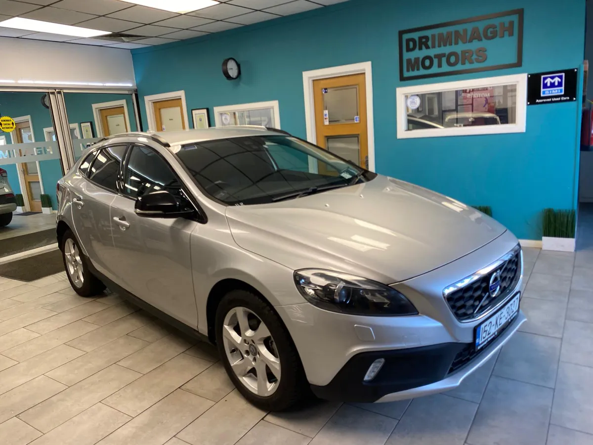 Volvo V40 Cross Diesel Auto - Image 3