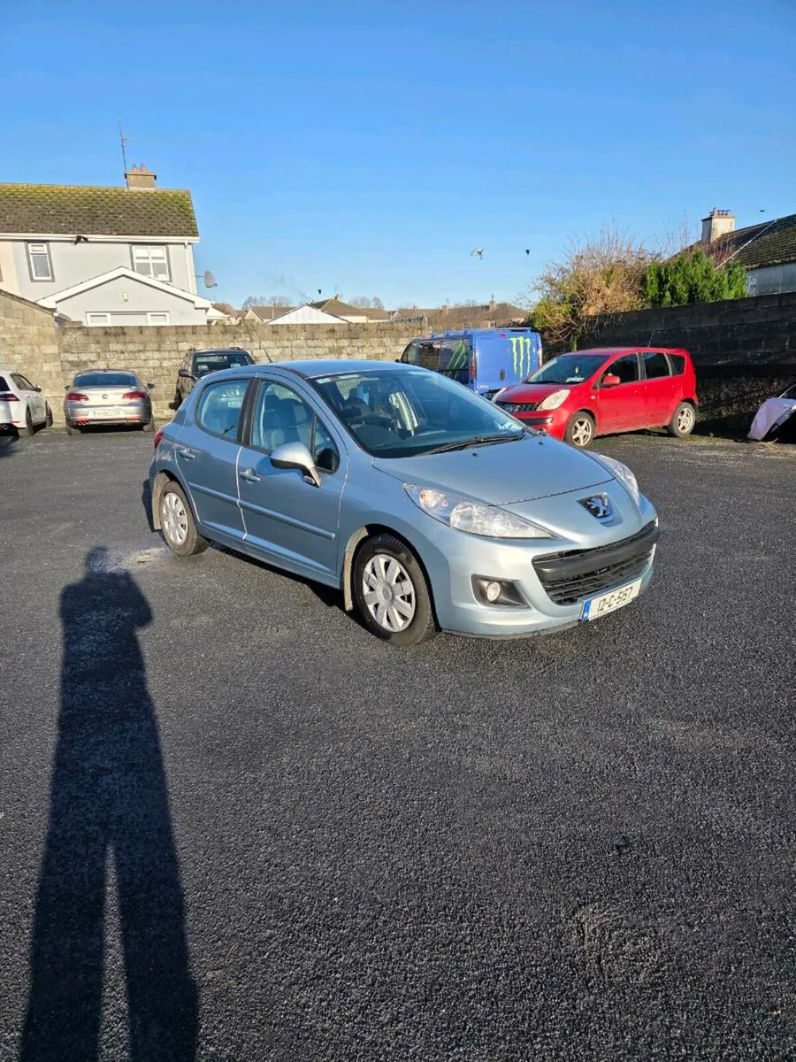 12 PEUGEOT 207 1,4D - Image 1
