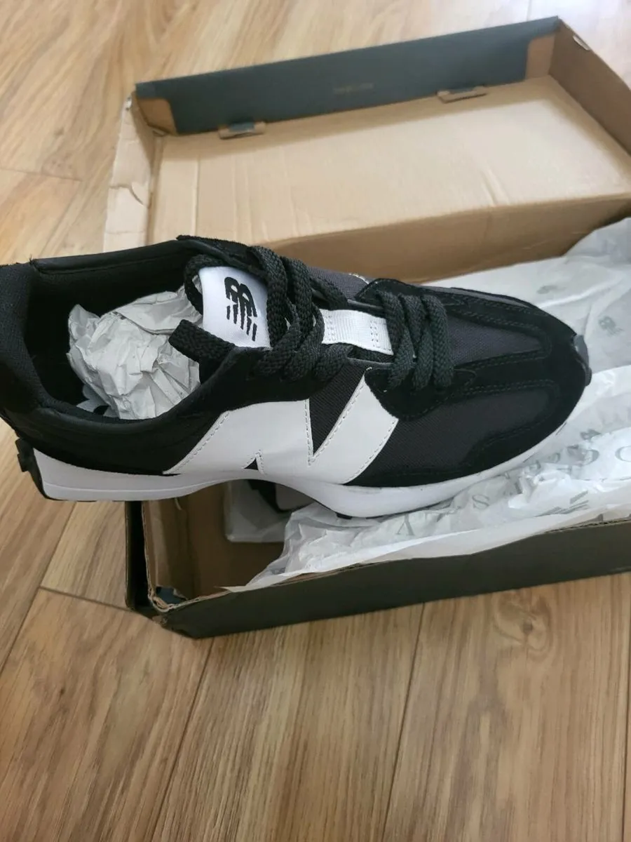 New Balance 327Trainers Brand New - Image 1