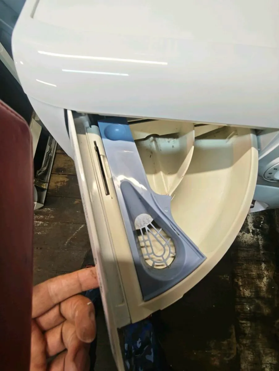 Hotpoint washing machine 7kg - Image 3