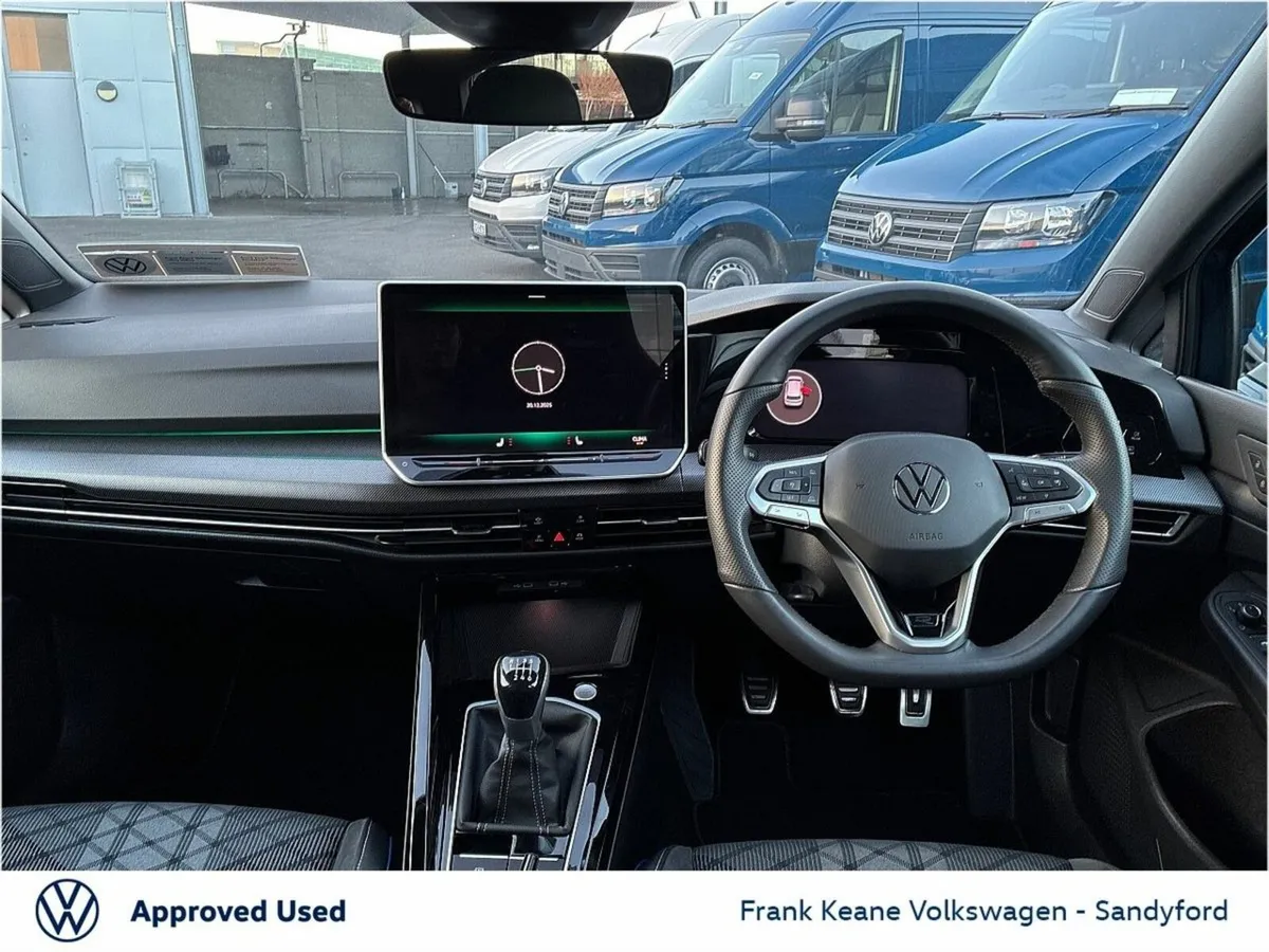 Volkswagen Golf *R-LINE* 1.5TSI 150HP Manual @Fran - Image 2