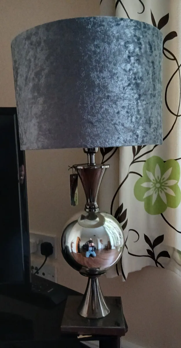 Beautiful Table Lamp - Image 2