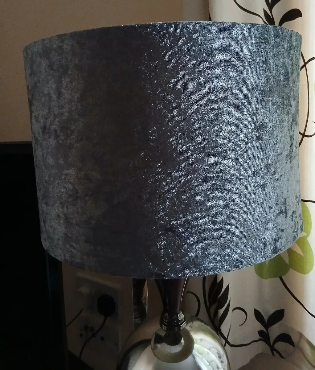 Beautiful Table Lamp - Image 3