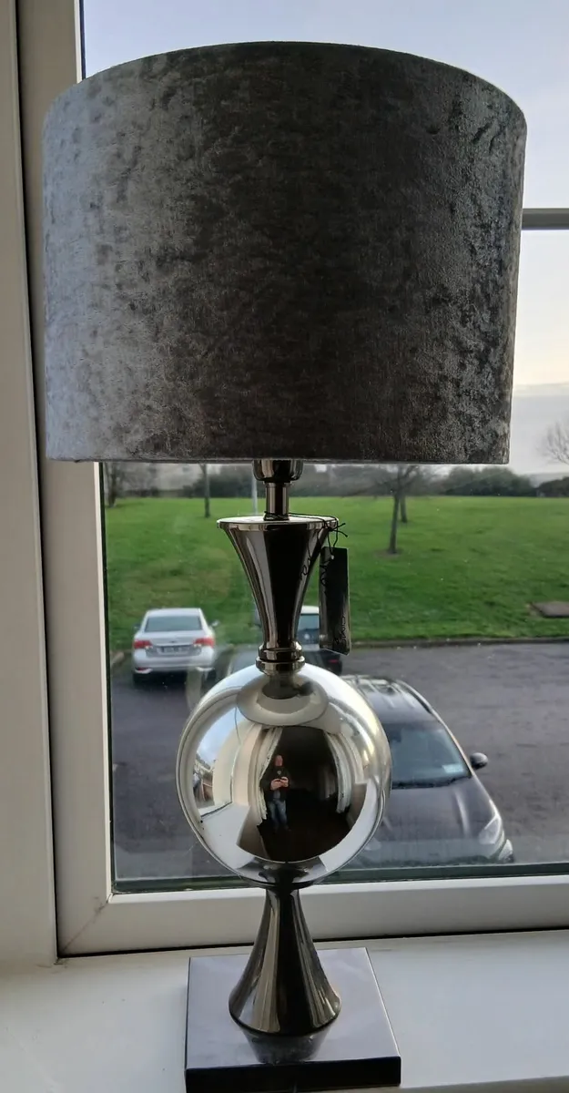 Beautiful Table Lamp - Image 4