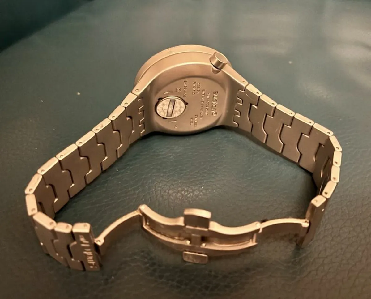 Swatch Irony Big Bold Frost Bloom - Image 4