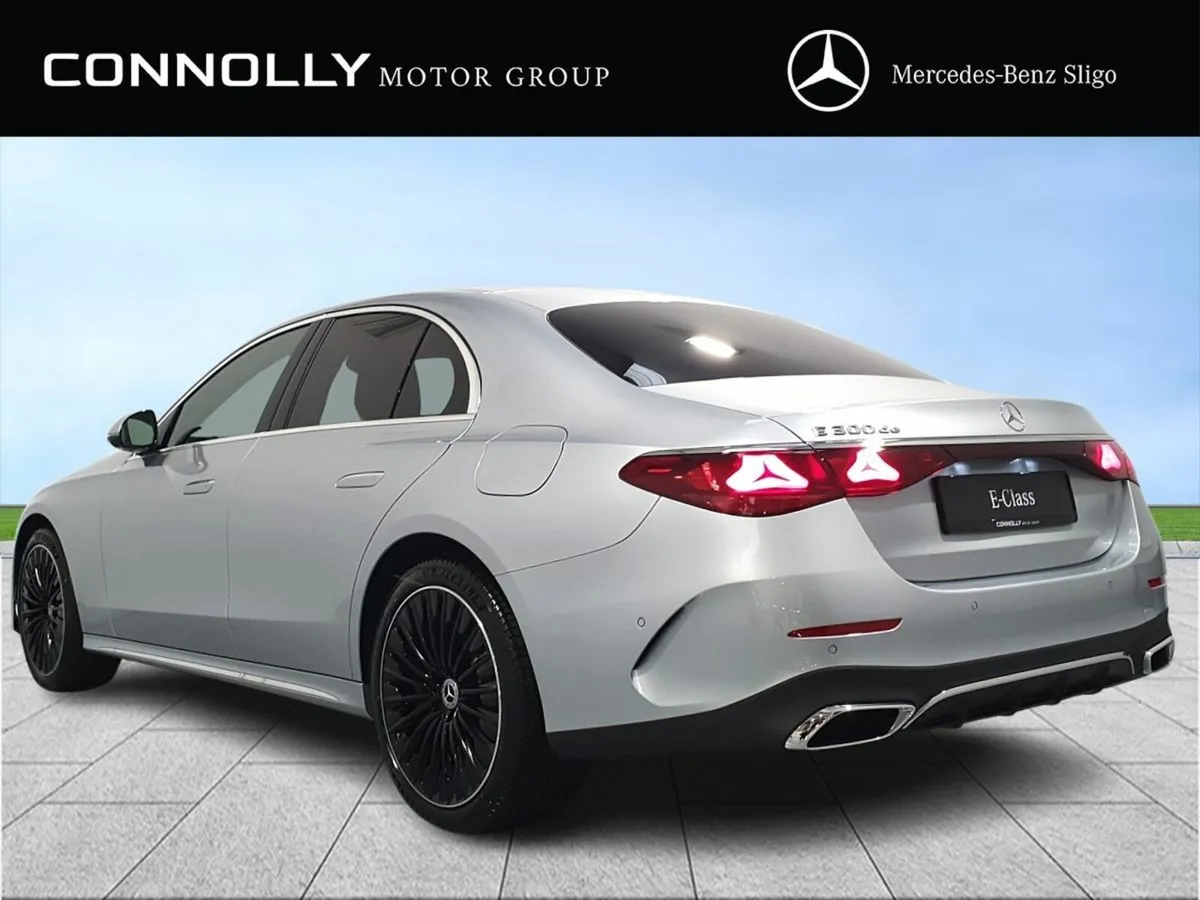 Mercedes-Benz E-Class 300 DE - Premium - Leather P - Image 4