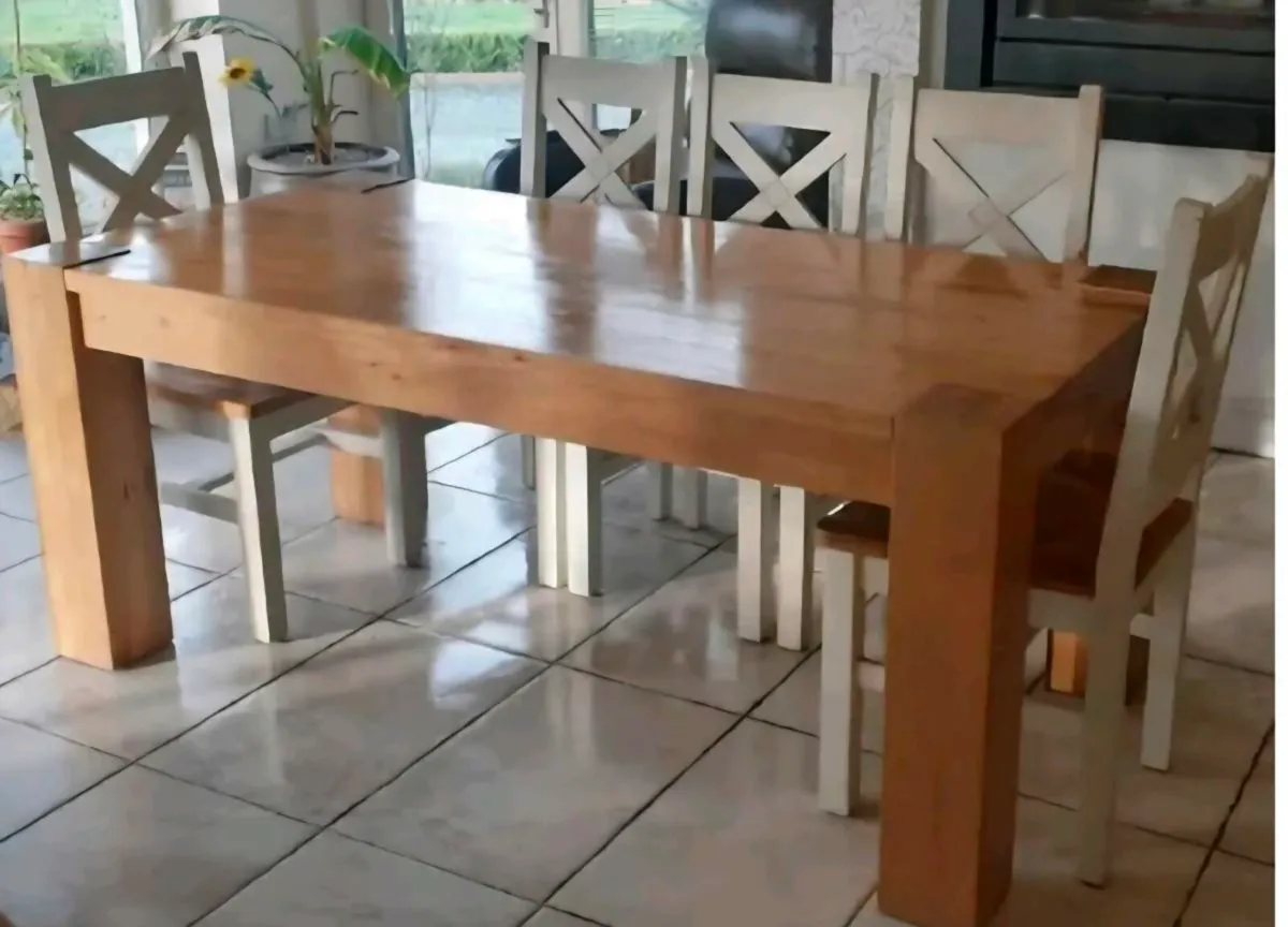 8 oak dining chairs and oak table - Image 2