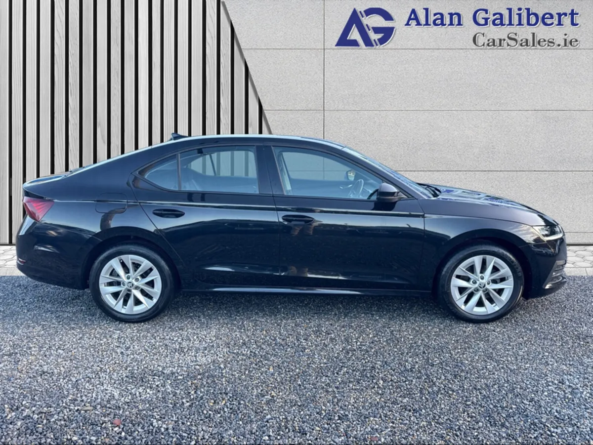 Skoda Octavia AMBITION 2.0 TDI 115HP 5DR - Image 4