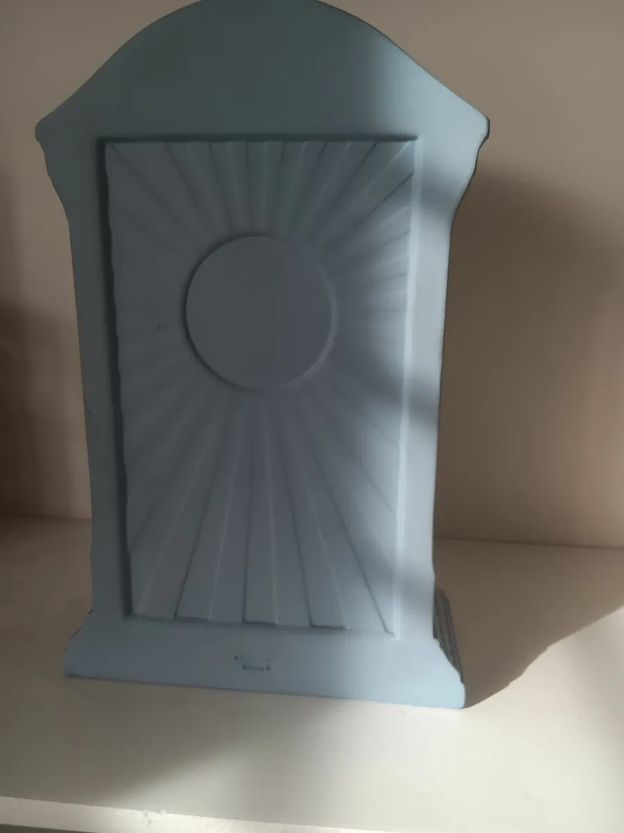 Wedgewood blue jasper millennium clock - Image 2