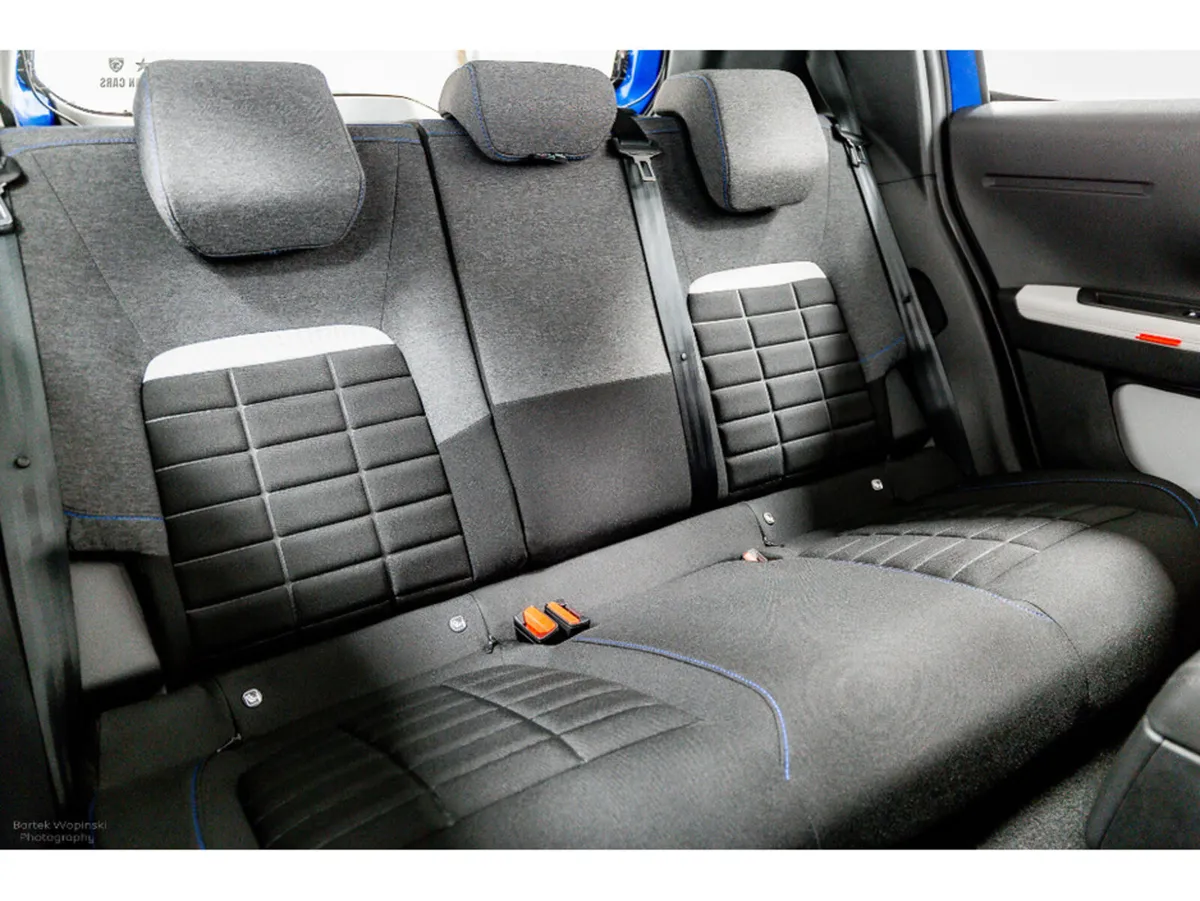 Citroen C3 All-New! ë-PLUS 44kWh 115HP - Image 4