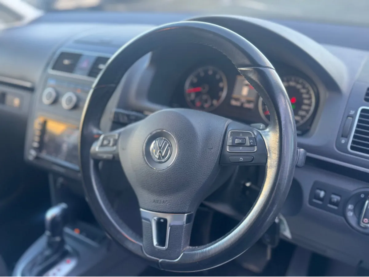 Volkswagen Touran 1.4i COMFORT LINE... AUTOMATIC.. - Image 2