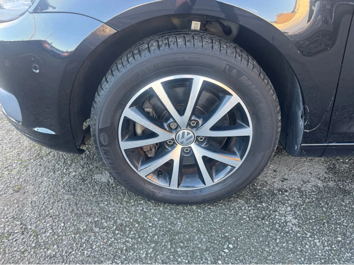 Volkswagen Touran 1.4i COMFORT LINE... AUTOMATIC.. - Image 3