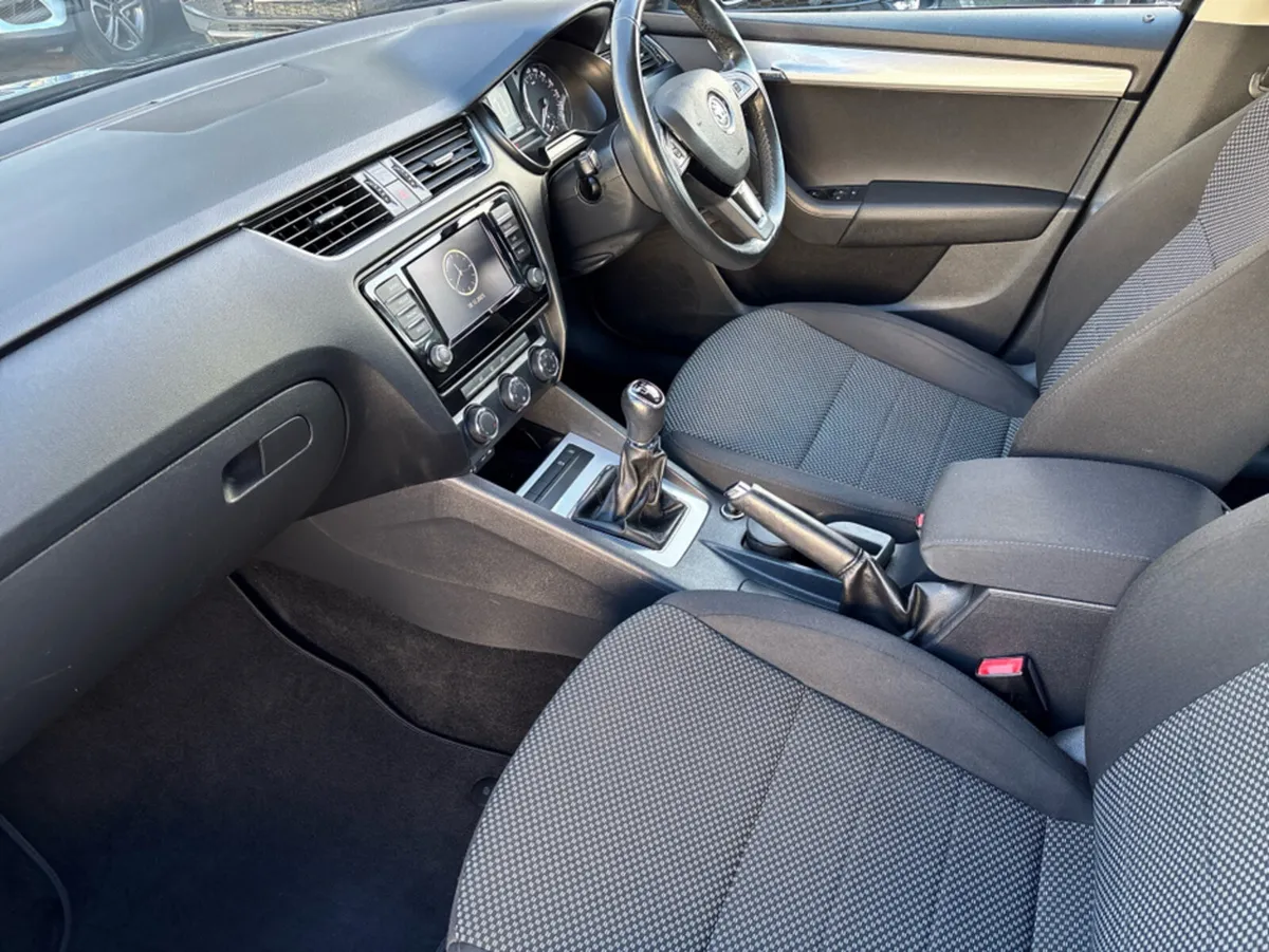 Skoda Octavia AMBITION 1.2 TSI 86BHP 4 4DR - Image 3