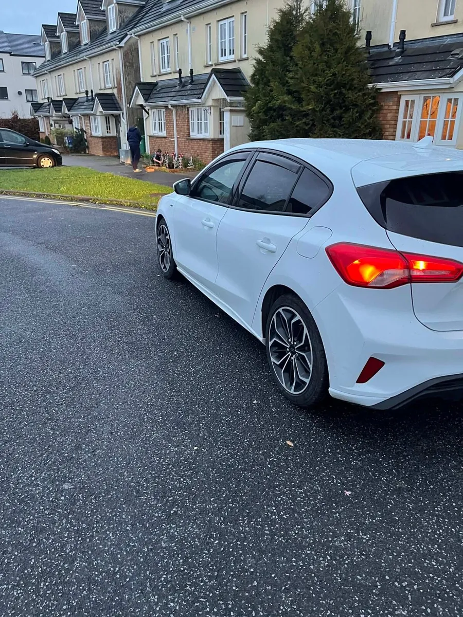 2019 ford focus st line immaculate condition - Image 4