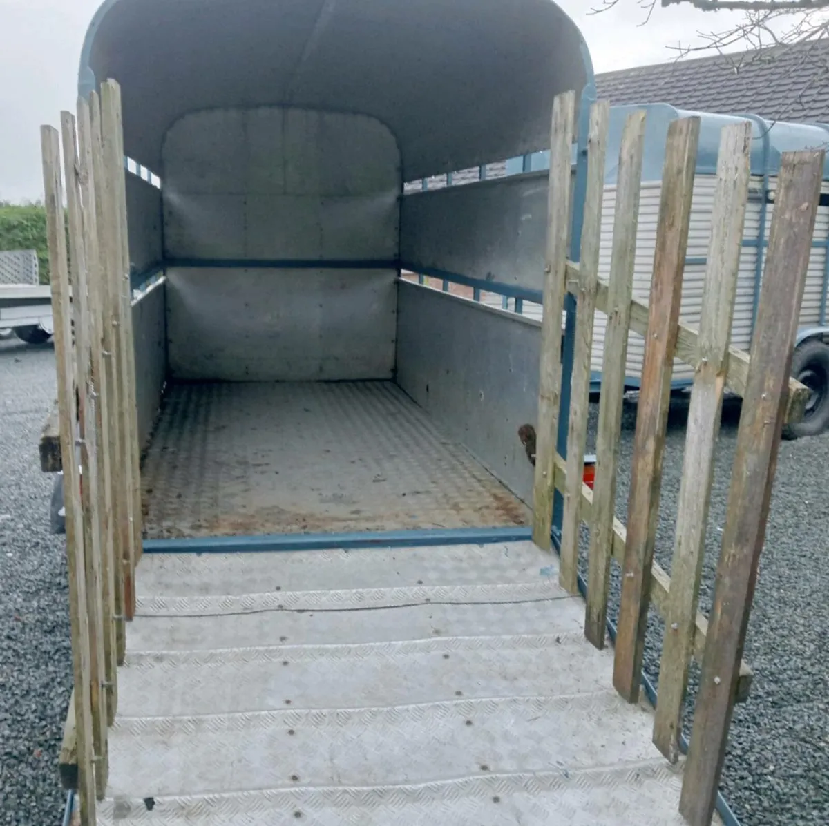 CATTLE TRAILER - Image 2