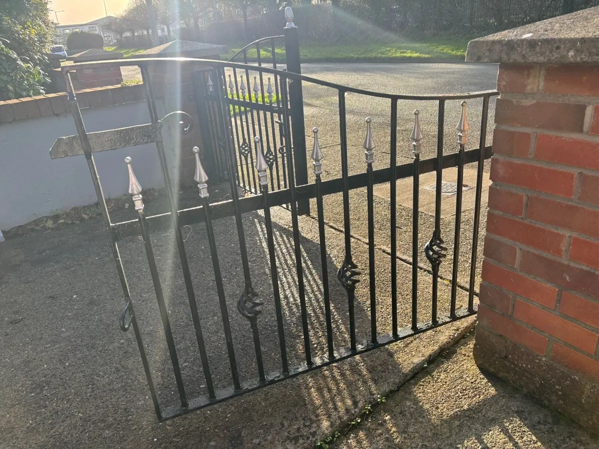 Driveway Gates - Image 1