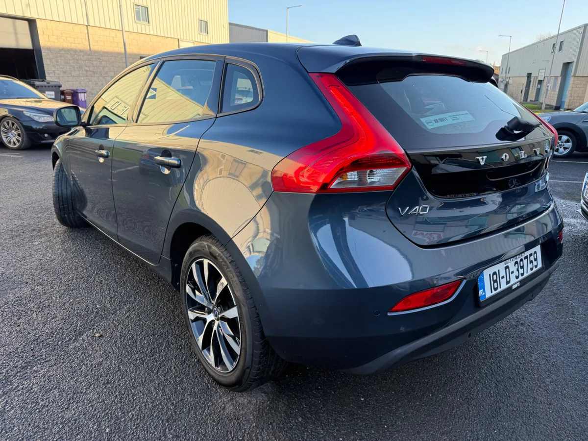 Volvo V40 2018 2.0 Diesel - Image 3