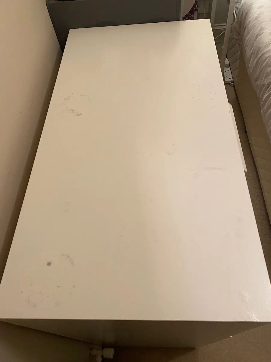 White set of drawers - Image 2