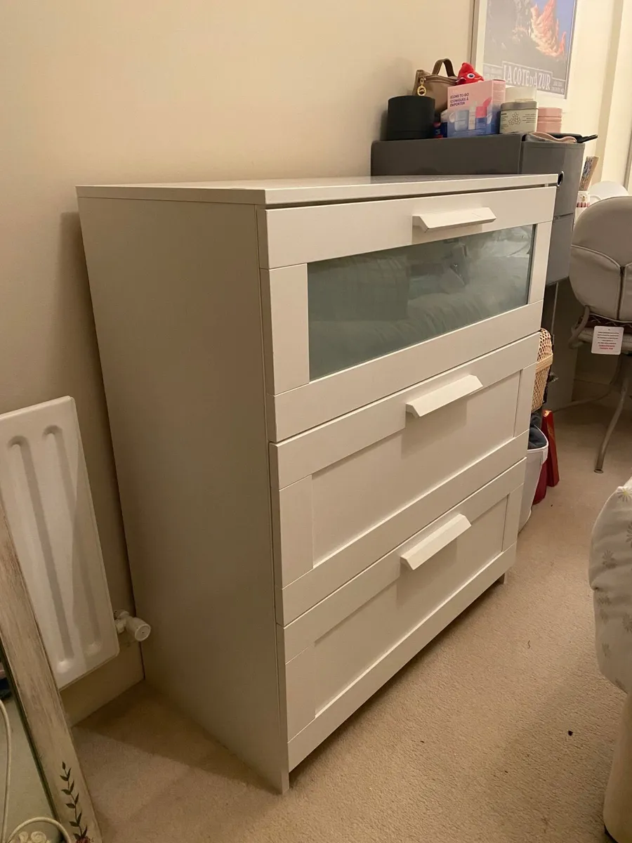 White set of drawers - Image 1