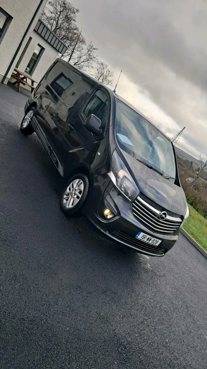 Vivaro sport le - Image 1