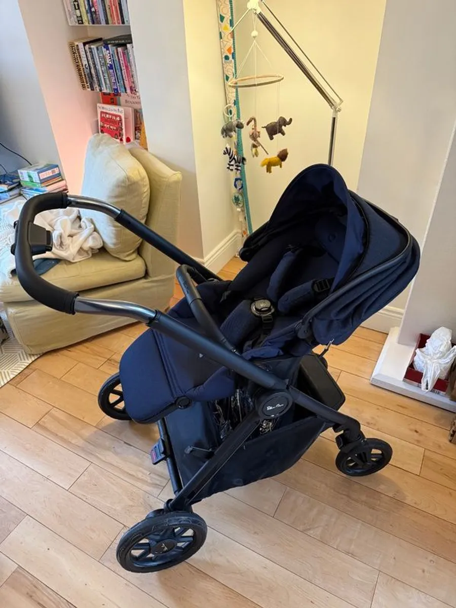 Silver Cross pram - Image 3