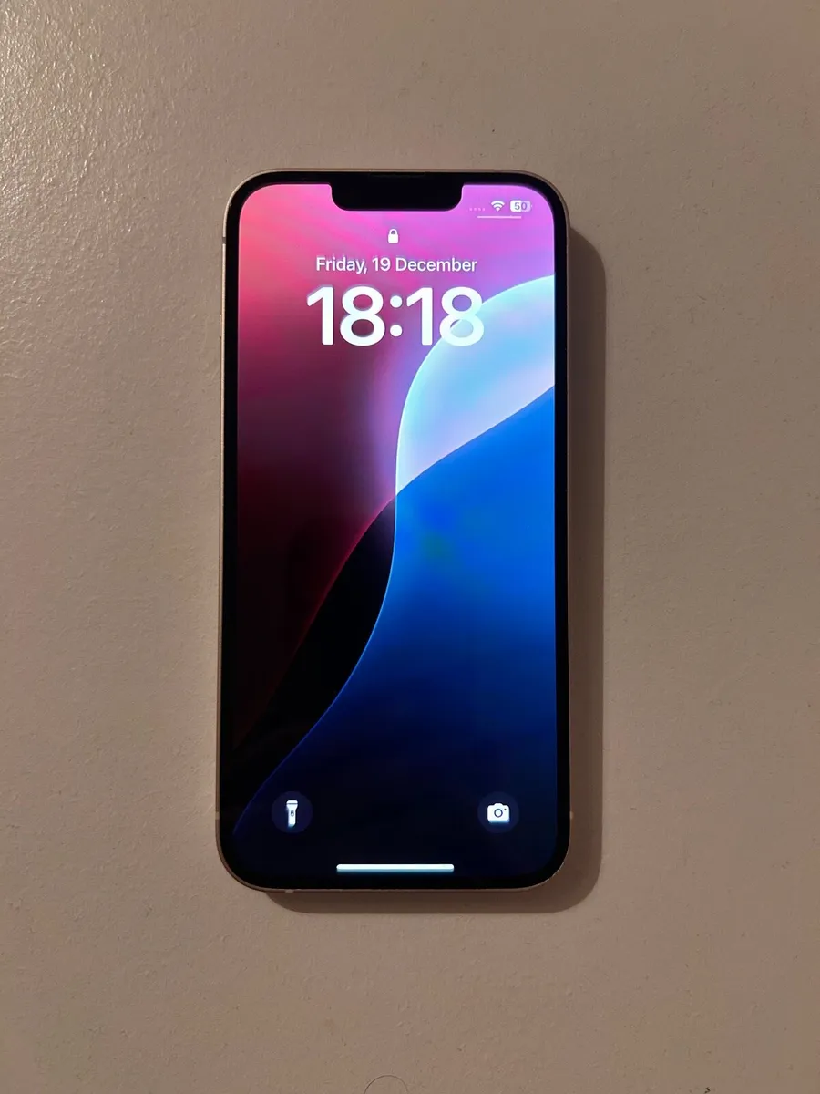 iPhone 13 - Pink - Image 1