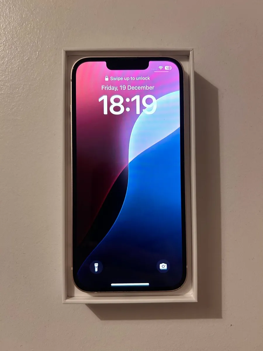 iPhone 13 - Pink - Image 4