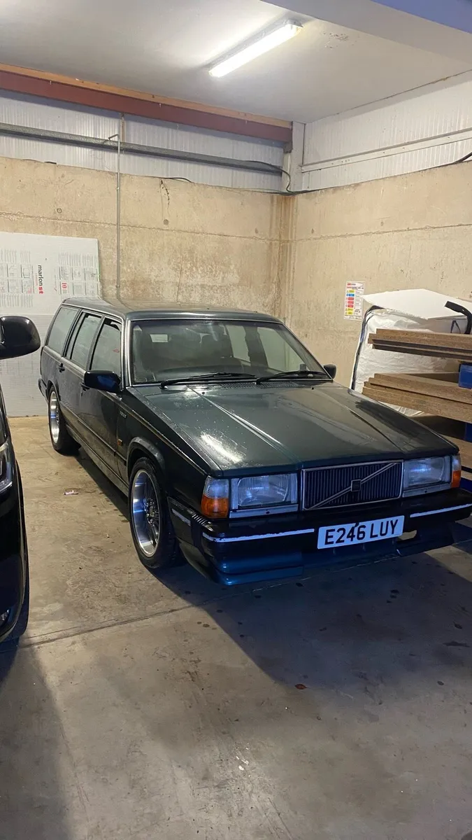 Volvo 740 GLE - Image 1