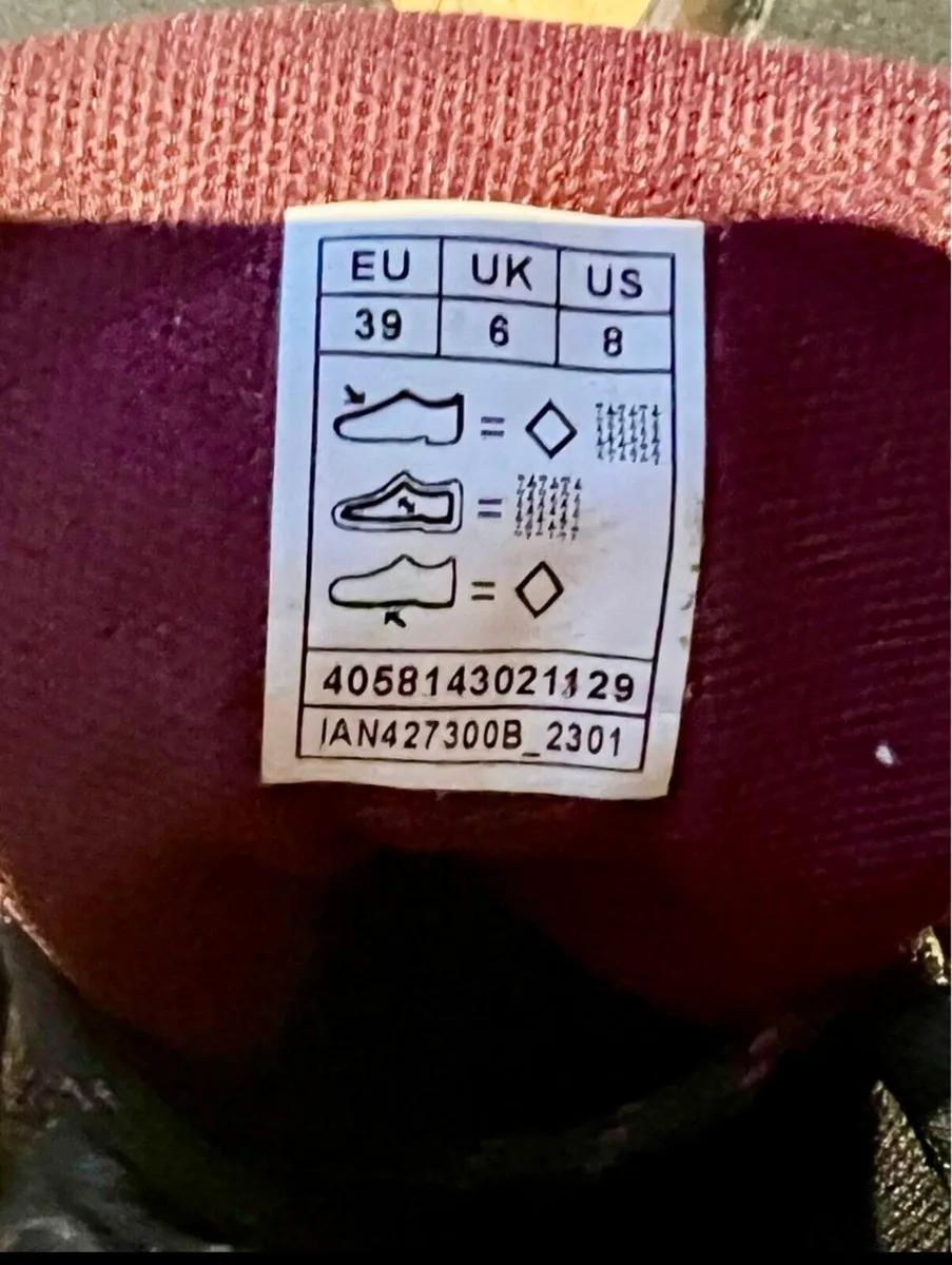 Hiking shoes - Image 3